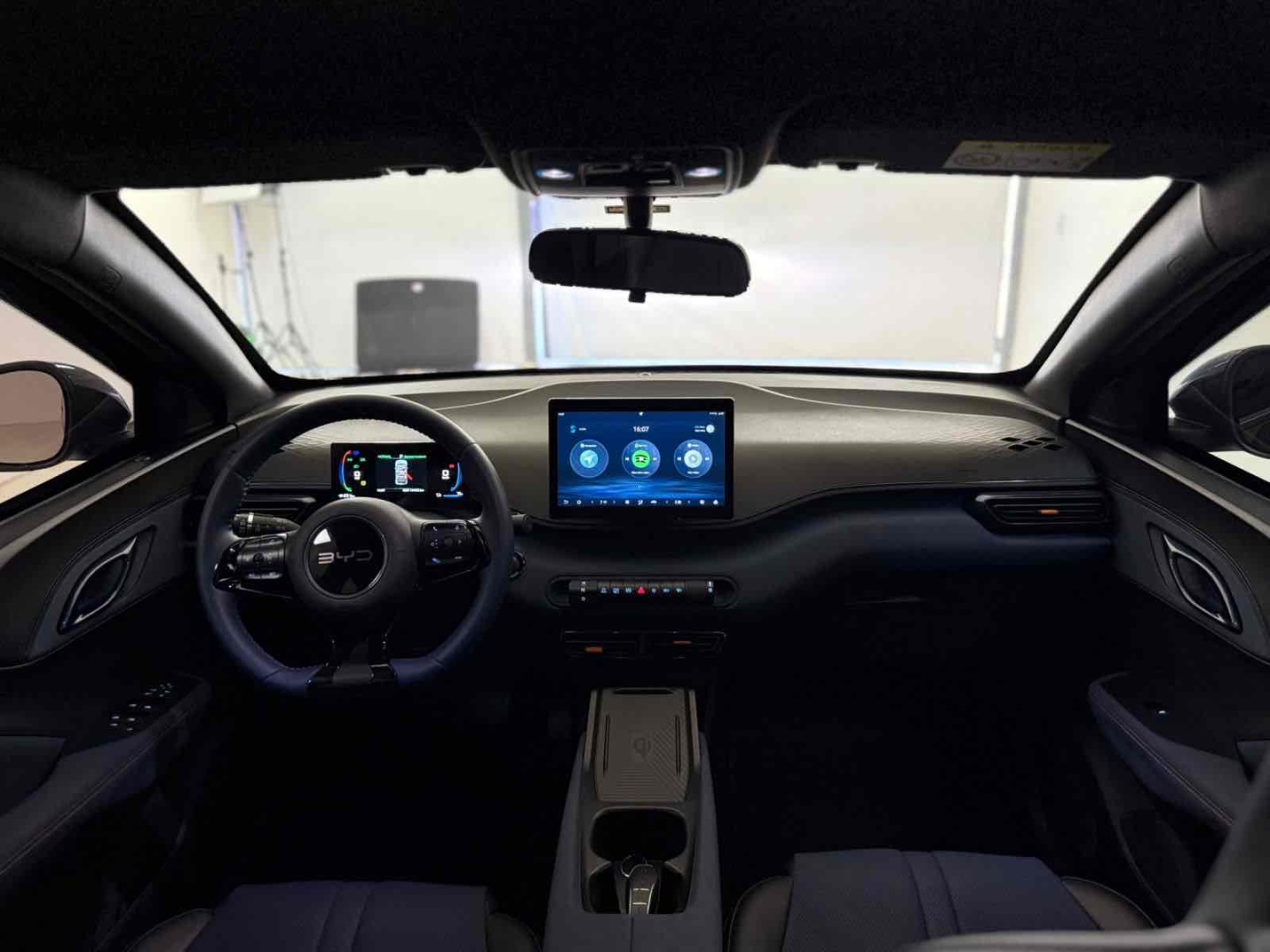 DOLPHIN MINI GS EV