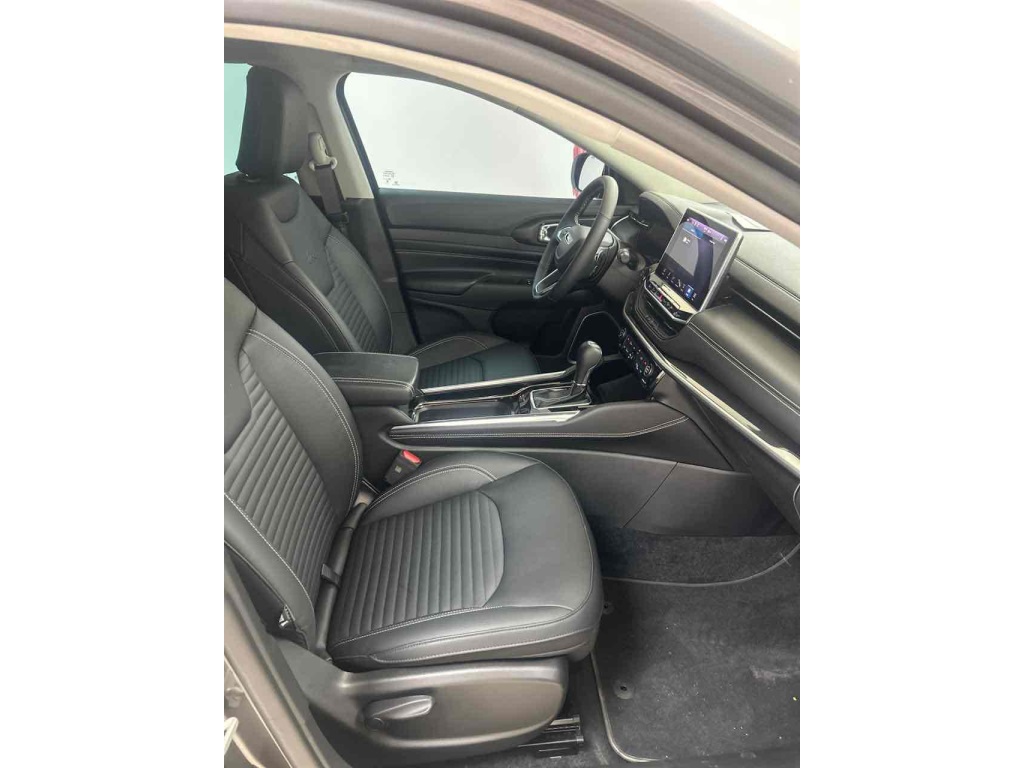 COMMANDER 1.3 T270 TURBO FLEX LONGITUDE AT6