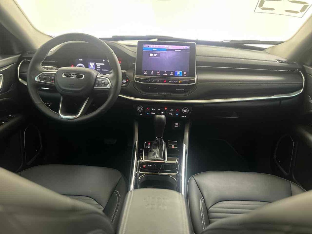 COMMANDER 1.3 T270 TURBO FLEX LONGITUDE AT6