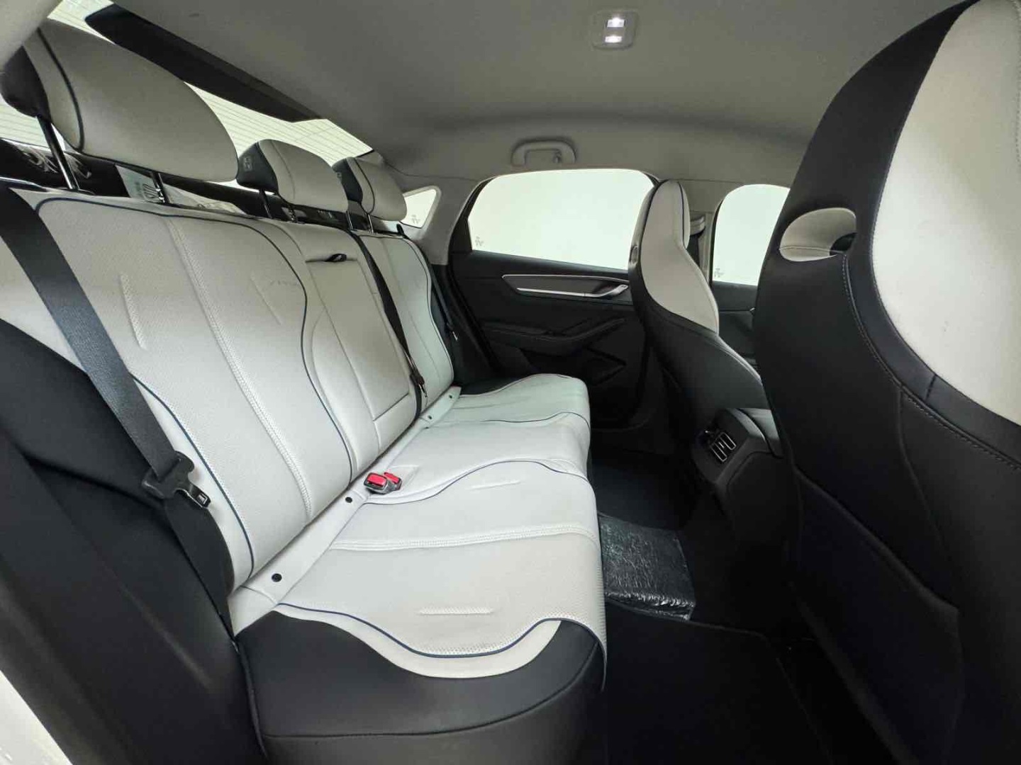 KING 1.5 DM-I PHEV GS AUTOMÁTICO8