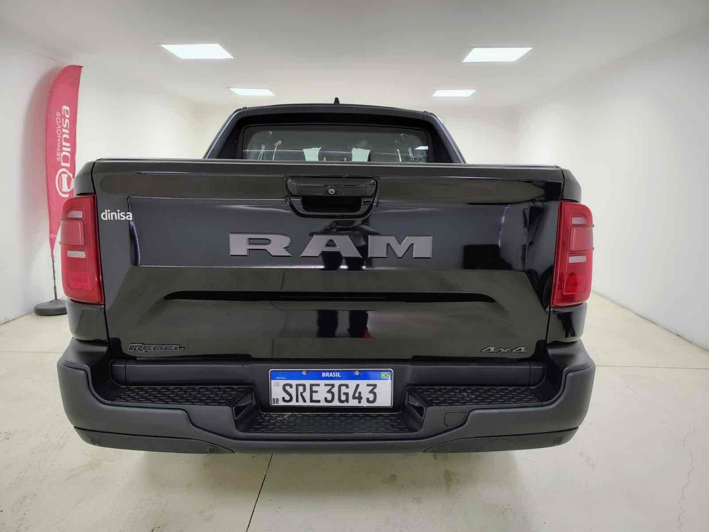 RAMPAGE 2.0 TURBO DIESEL REBEL 4X4 AUTOMÁTICO3