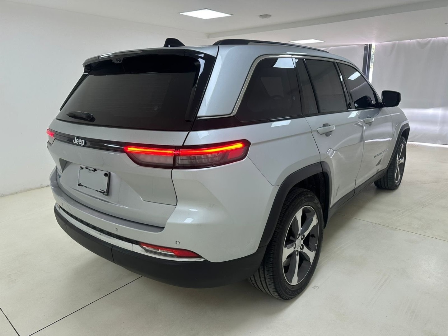 GRAND CHEROKEE 2.0 TURBO HÍBRIDO 4XE AT85