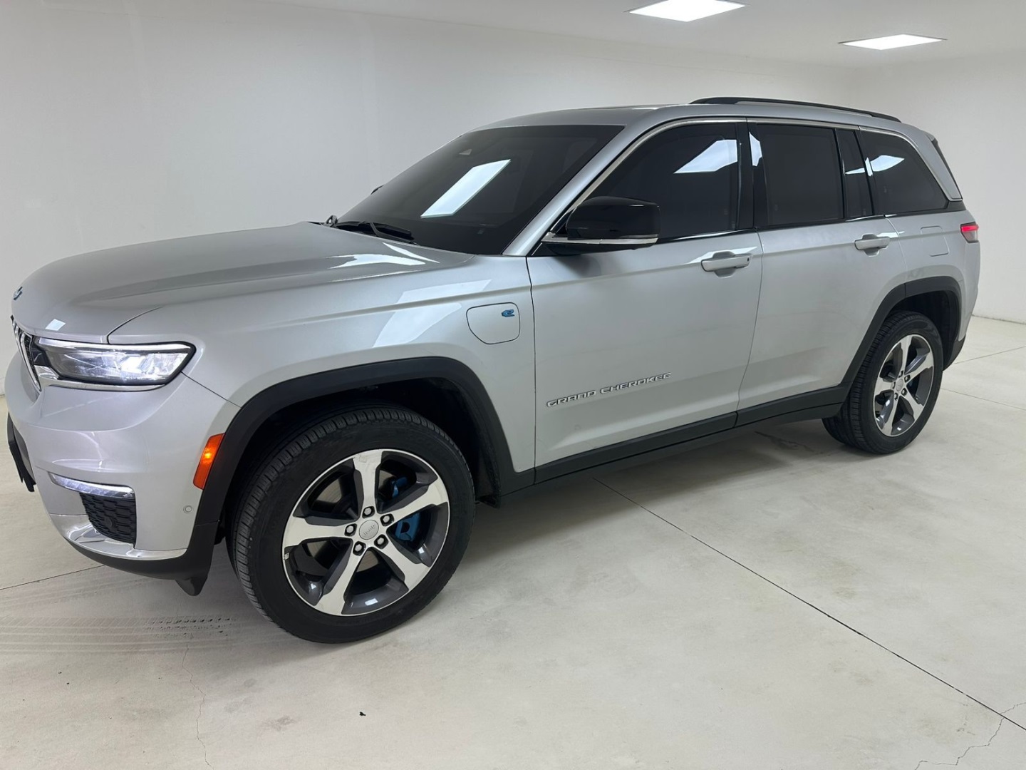 GRAND CHEROKEE 2.0 TURBO HÍBRIDO 4XE AT81