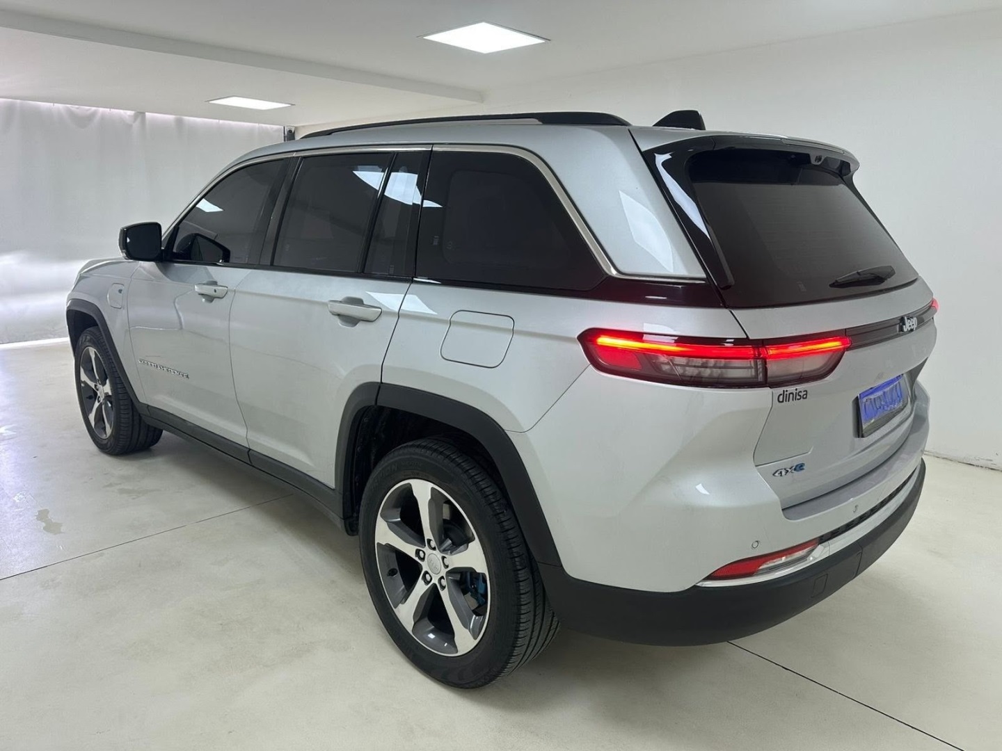 GRAND CHEROKEE 2.0 TURBO HÍBRIDO 4XE AT84