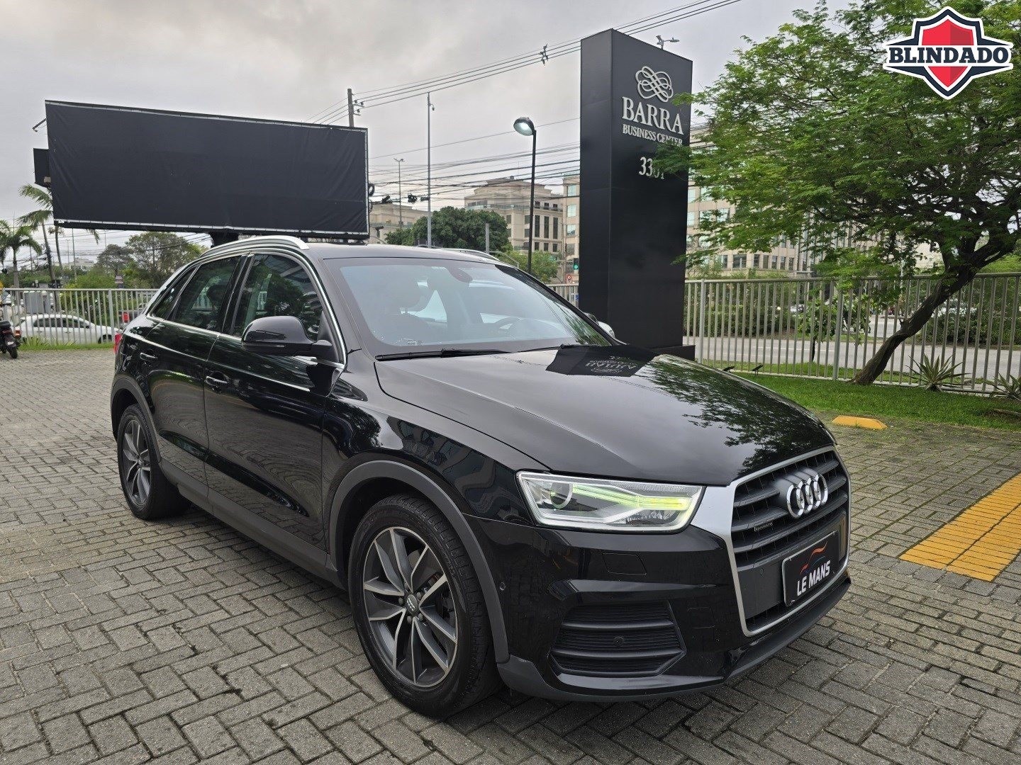 AUDI Q3