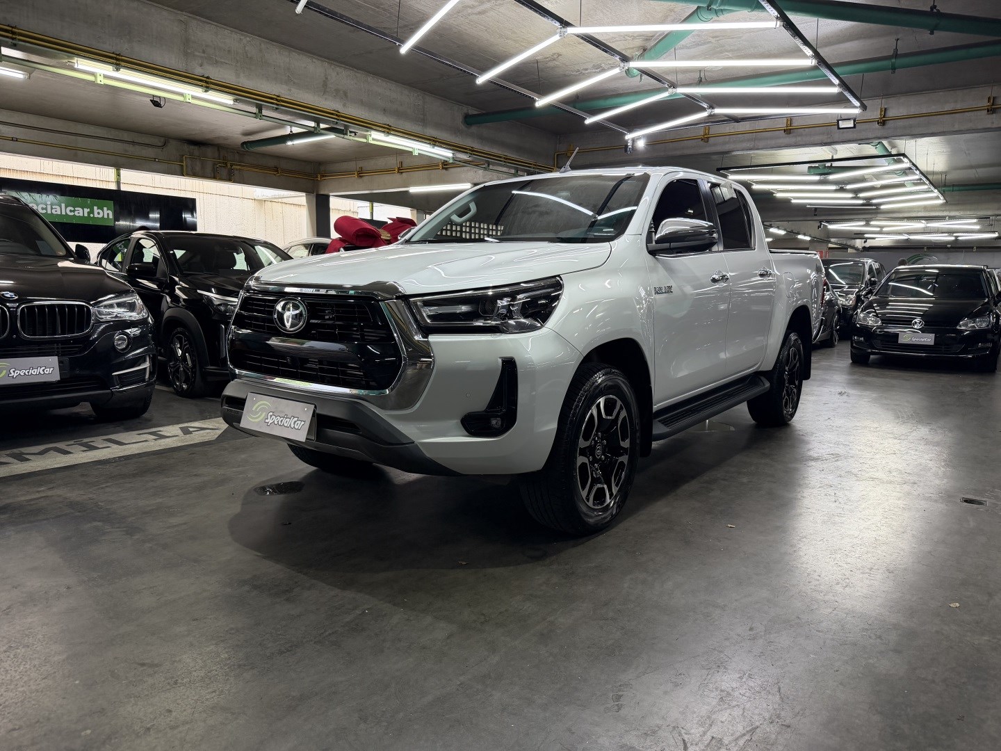 TOYOTA HILUX 2.8 D-4D TURBO DIESEL CD SRX 4X4 AUTOMÁTICO