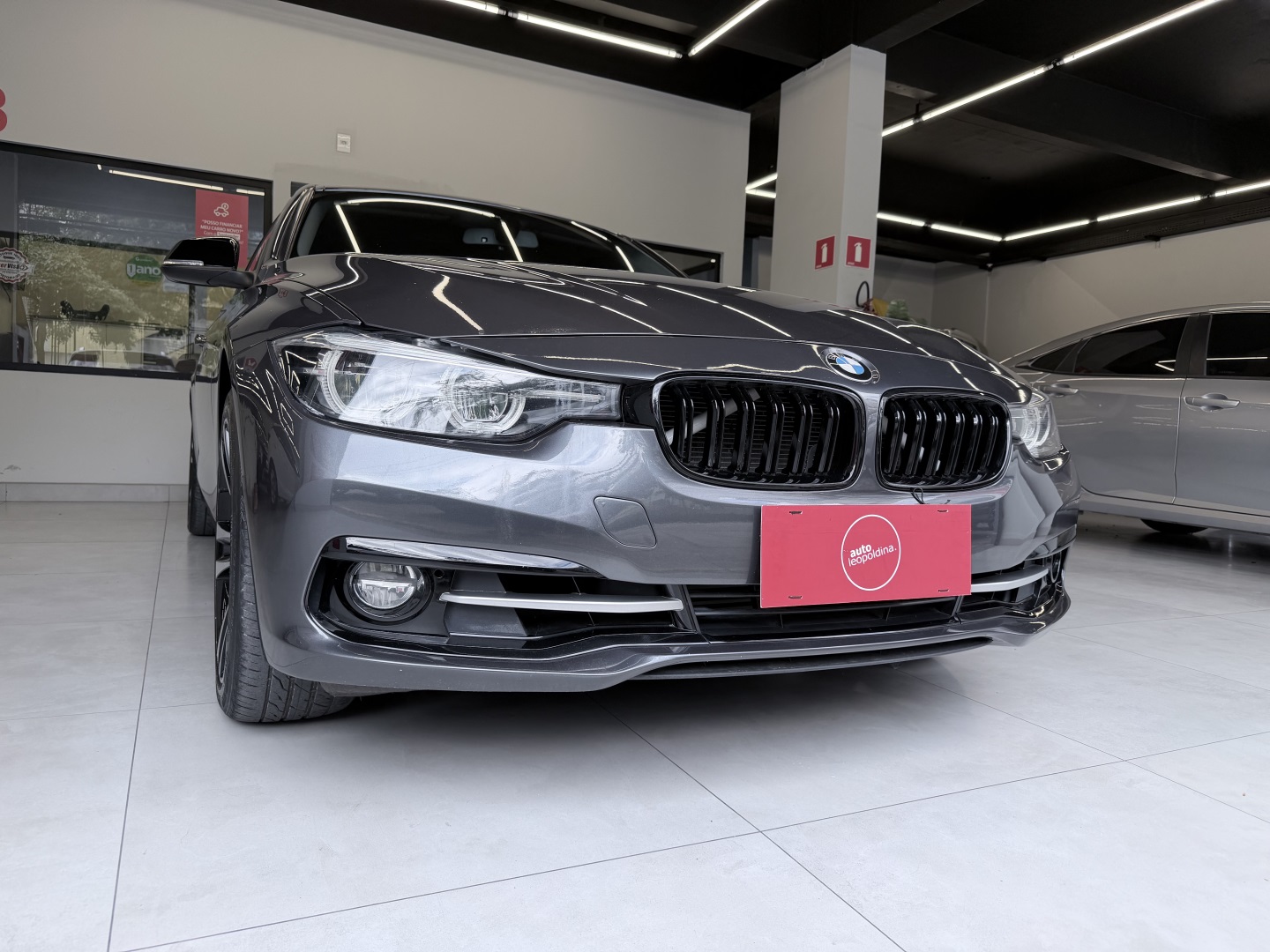 BMW 320i