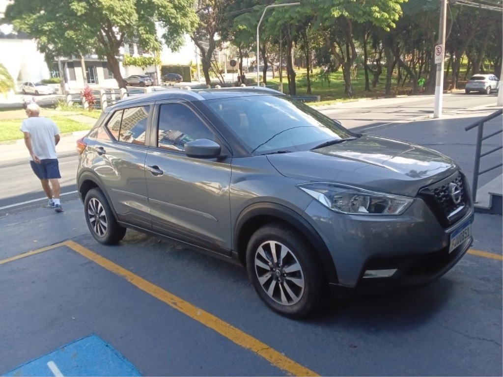 NISSAN KICKS