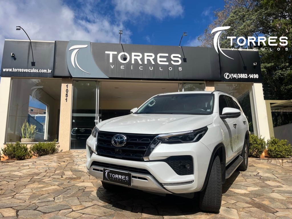 TOYOTA HILUX SW4