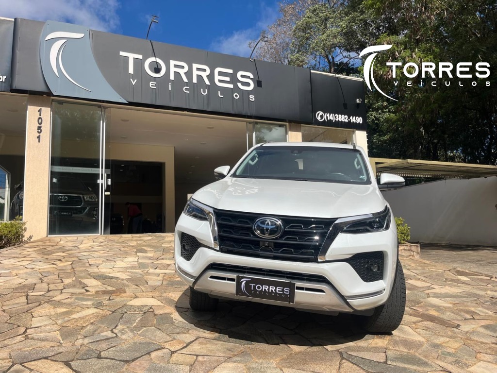 TOYOTA HILUX SW4