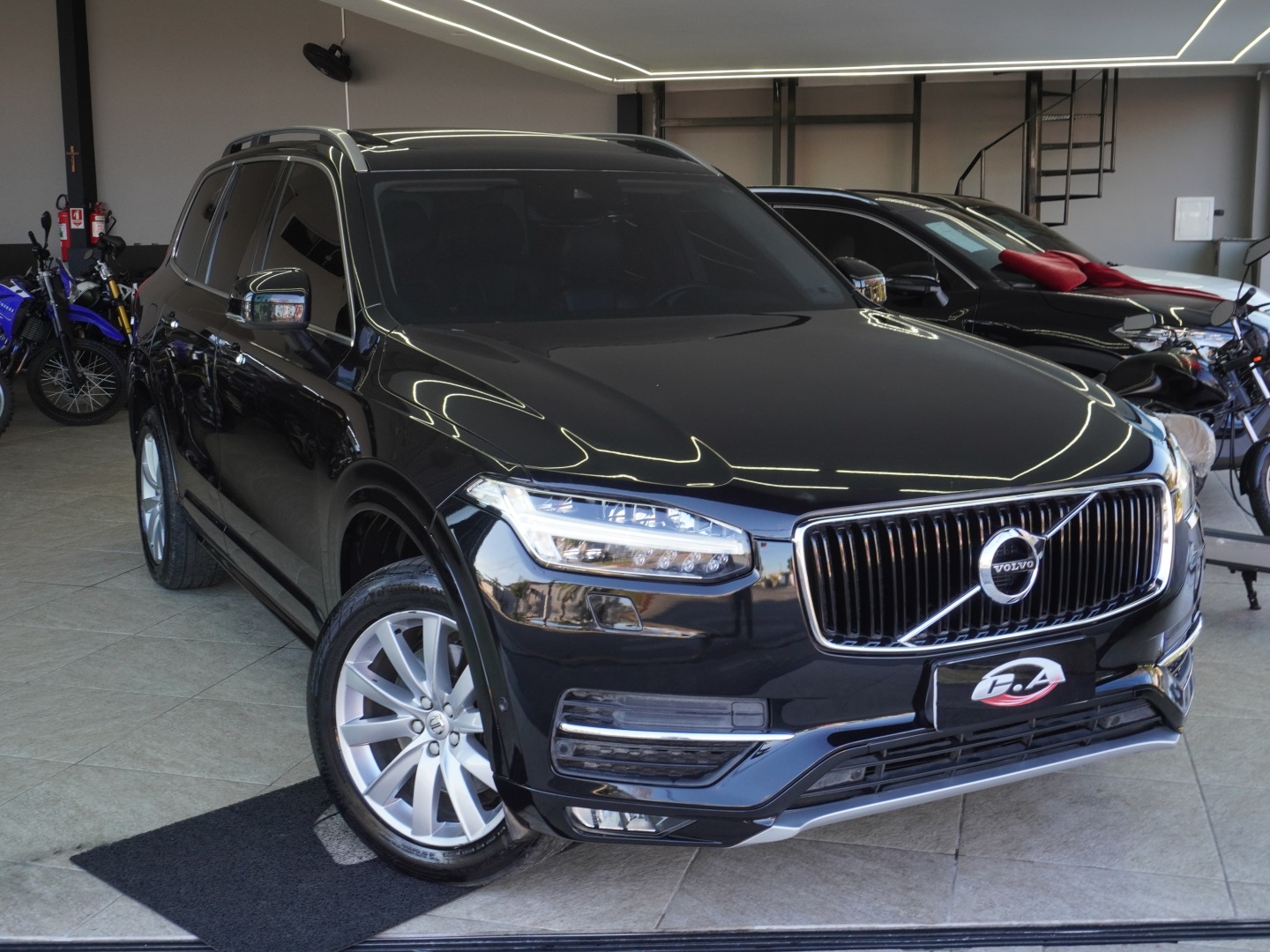 Volvo XC90 90 2.0 Momentum Turbo Gasolina 4P 4X4 Automático - foto 3