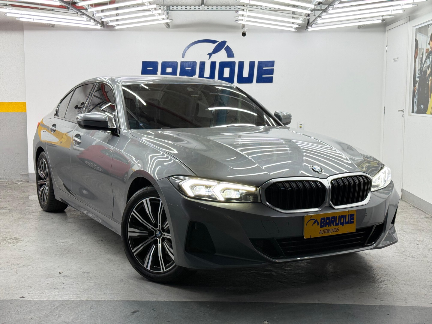 BMW 320i