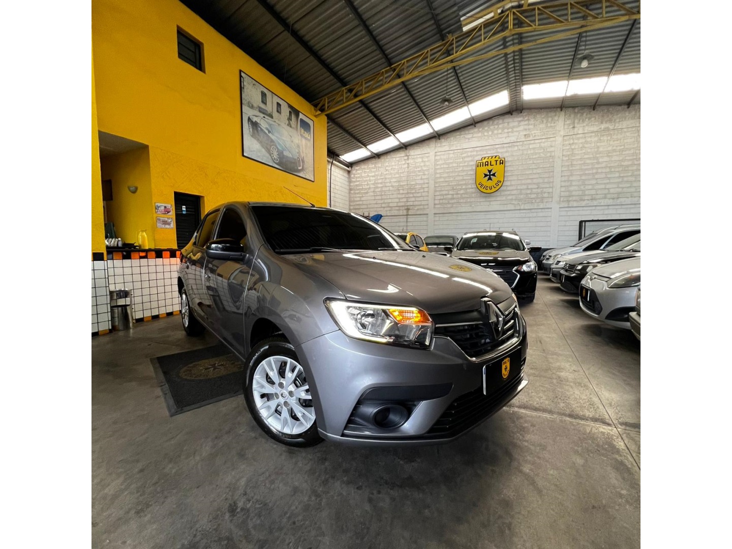 RENAULT LOGAN