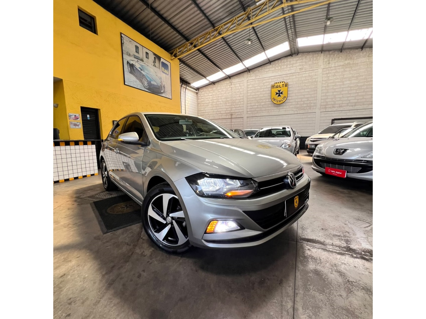 VOLKSWAGEN POLO