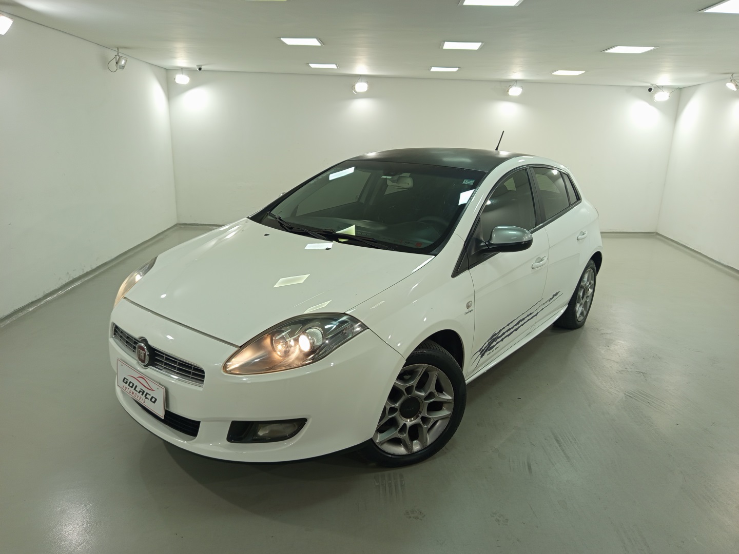 FIAT BRAVO 1.8 ESSENCE 16V FLEX 4P AUTOMÁTICO