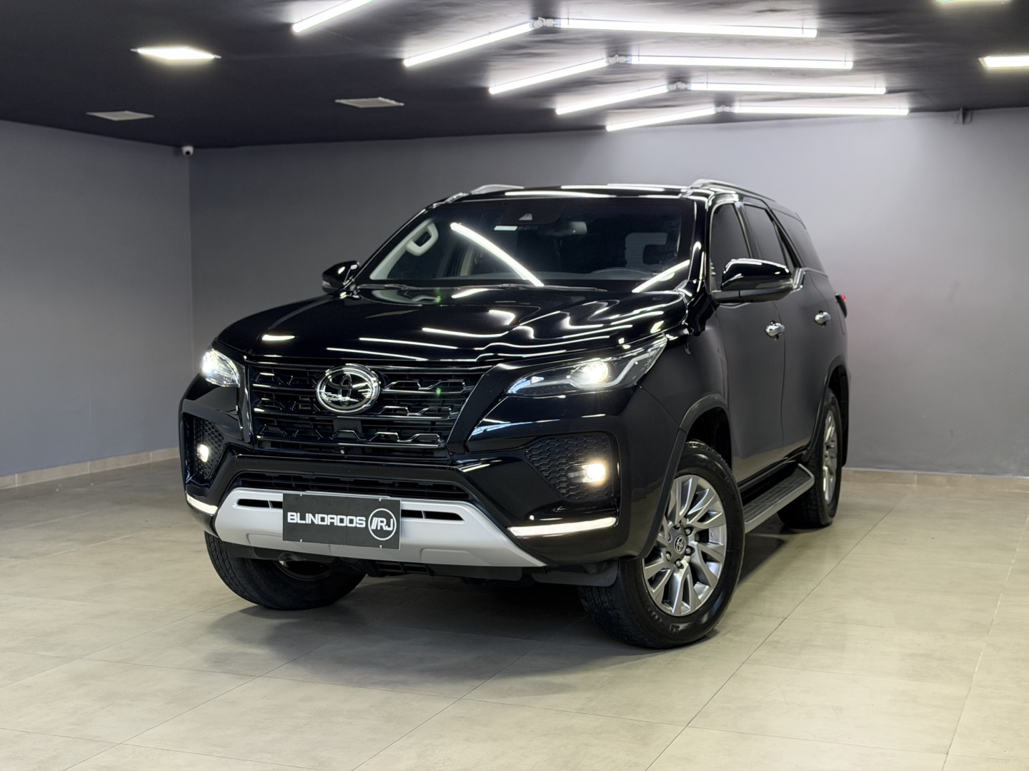 TOYOTA HILUX SW4