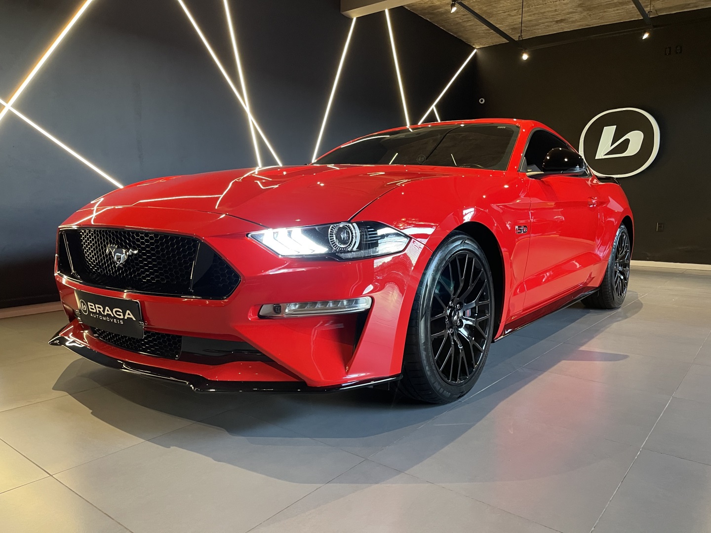FORD MUSTANG