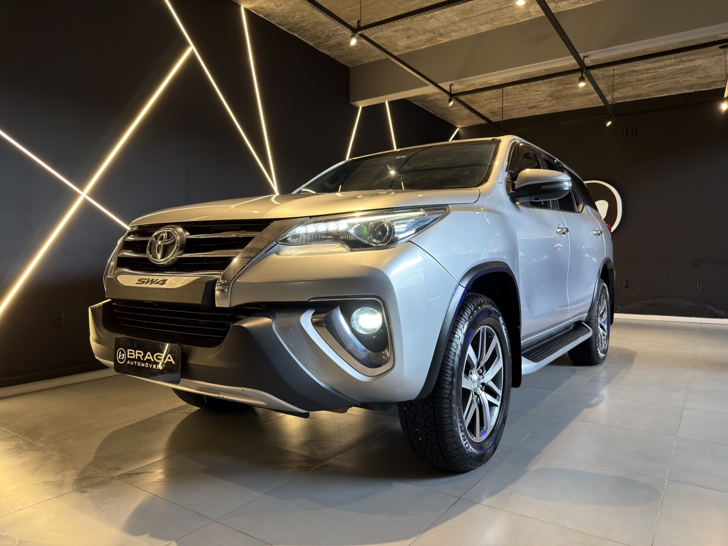 TOYOTA HILUX SW4