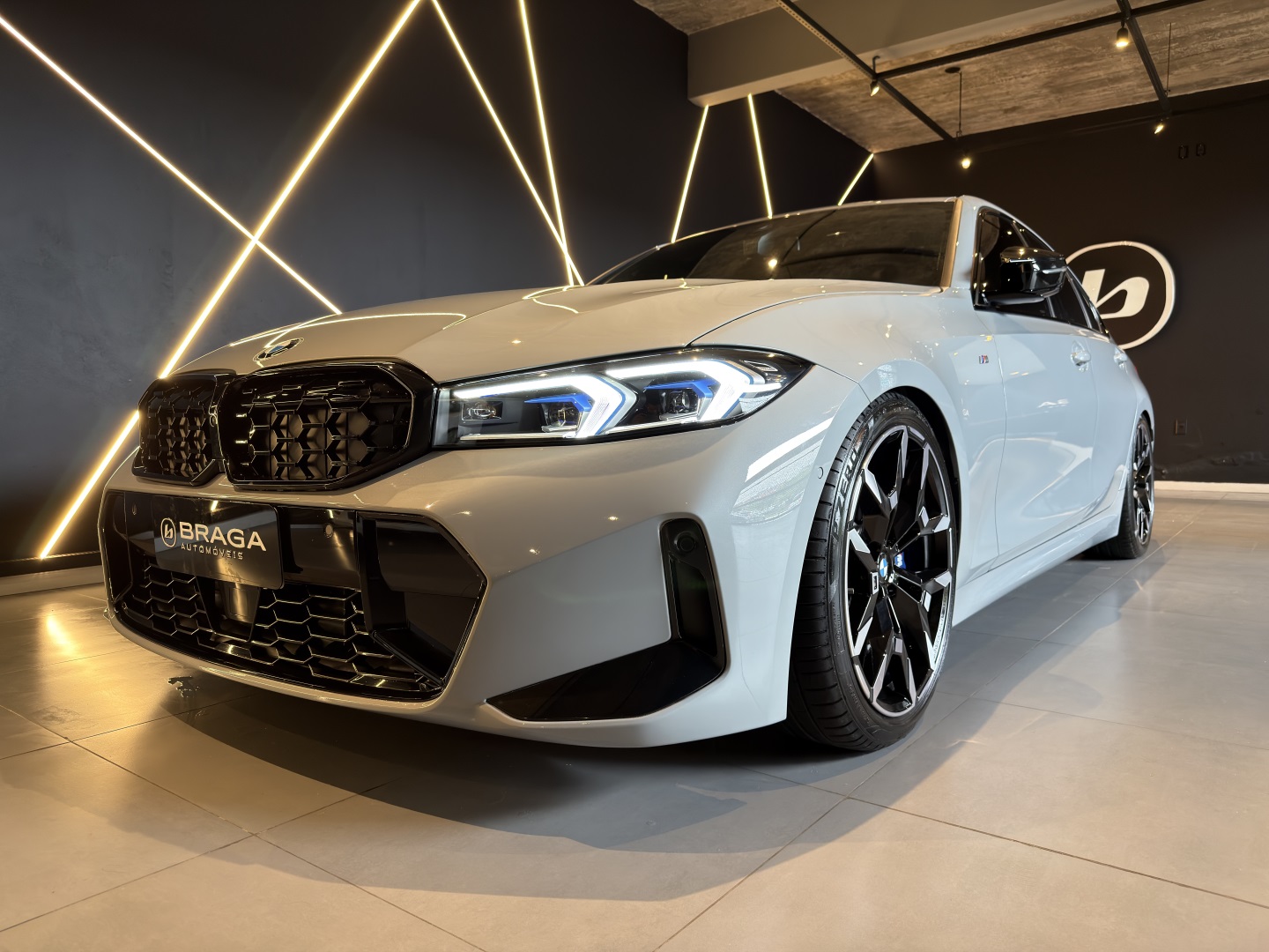 BMW 320i