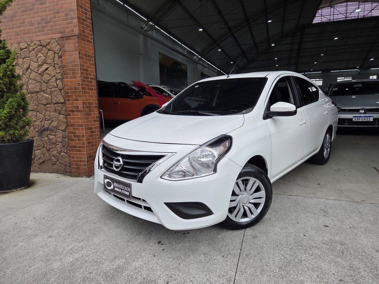 NISSAN VERSA
