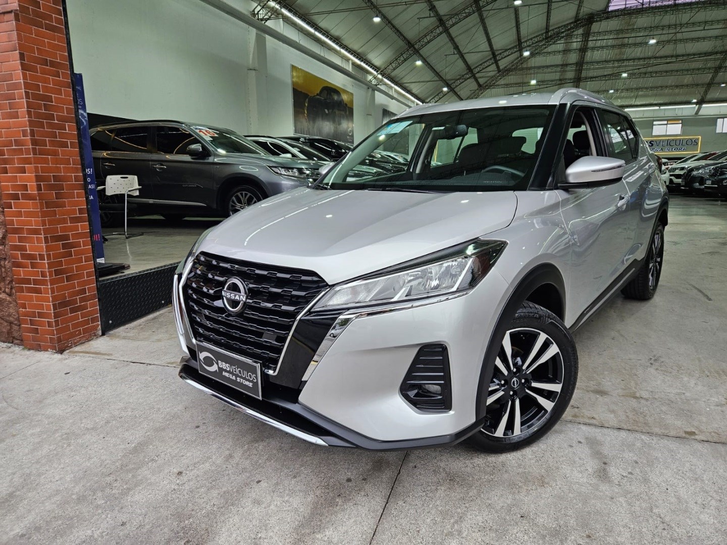 NISSAN KICKS