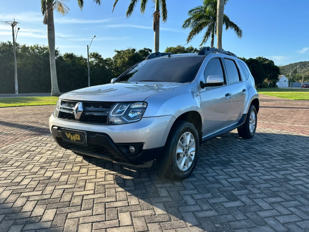 RENAULT DUSTER
