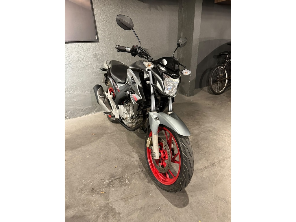 HONDA CB 250 TWISTER