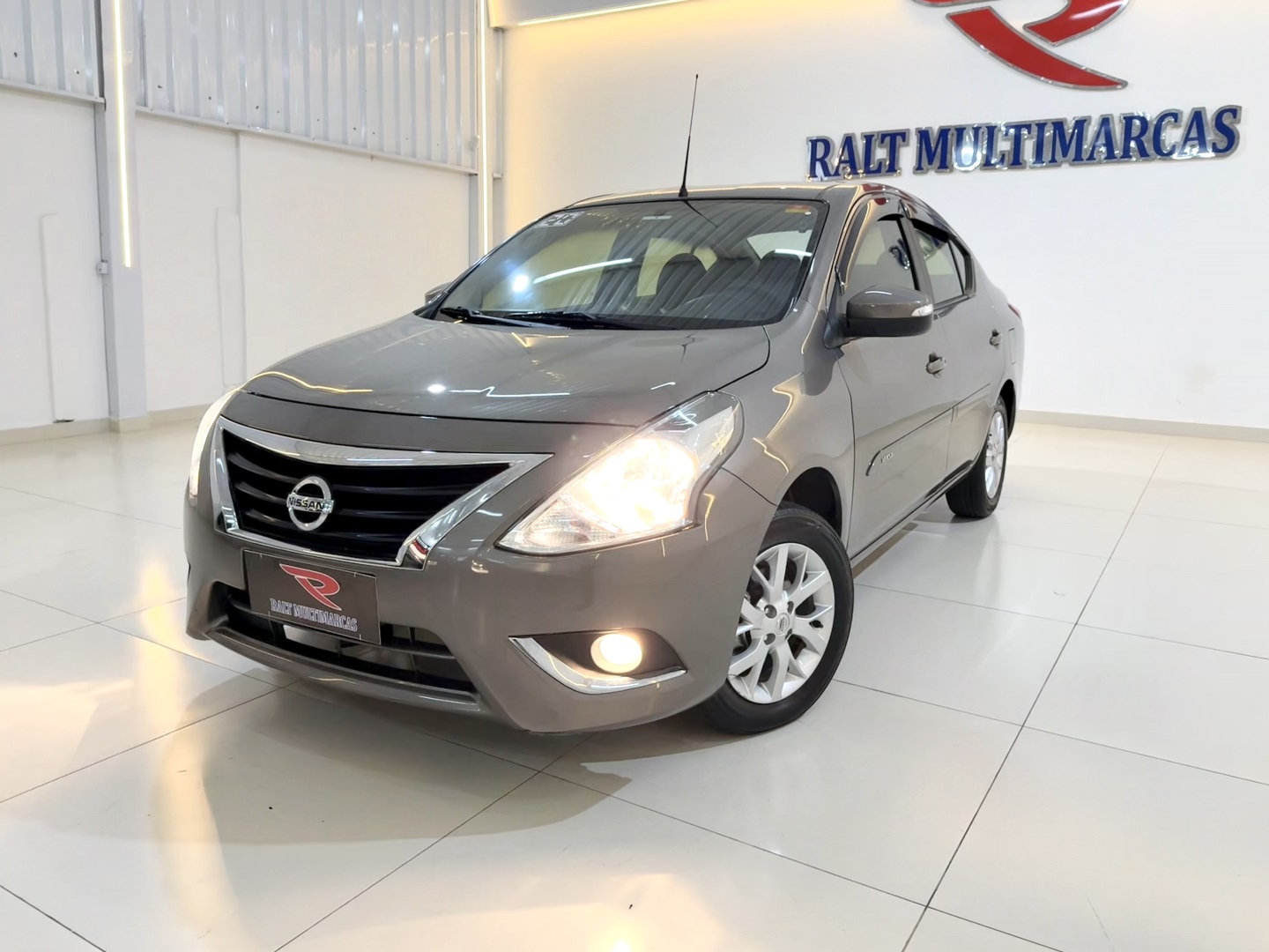 NISSAN VERSA