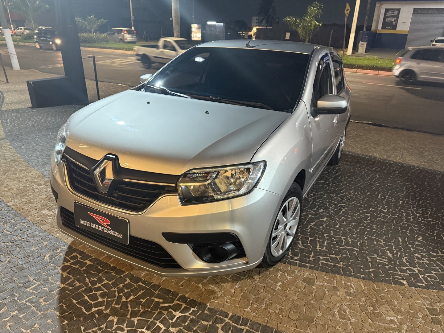 RENAULT SANDERO