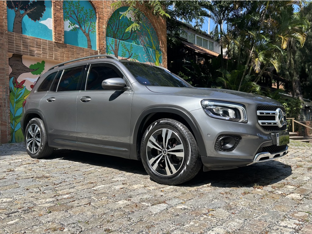 MERCEDES-BENZ GLB 200