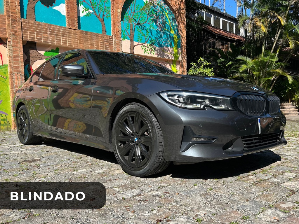 BMW 320i