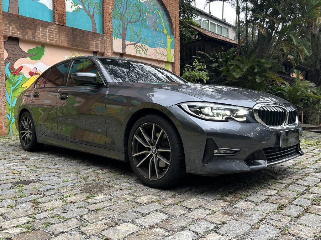BMW 320i