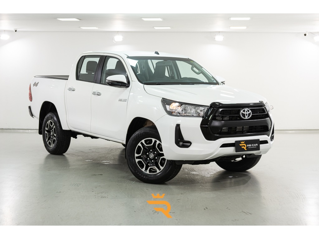 TOYOTA HILUX 2.8 D-4D TURBO DIESEL CD POWER PACK 4X4 MANUAL