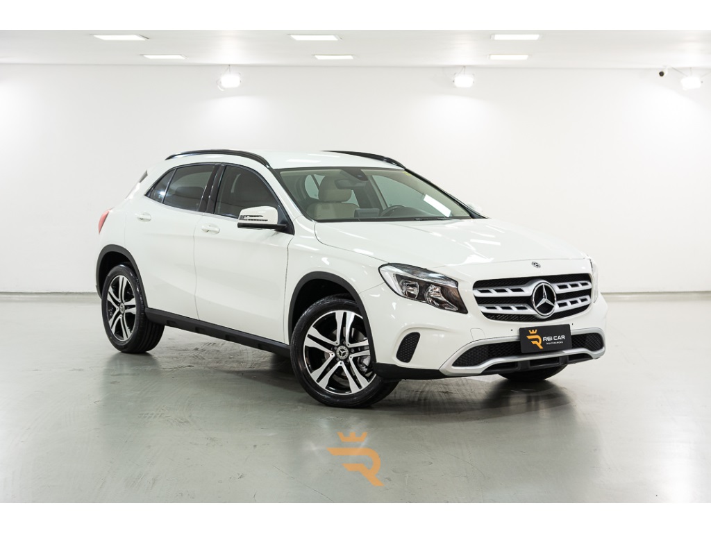 MERCEDES-BENZ GLA 200 1.6 CGI FLEX STYLE 7G-DCT