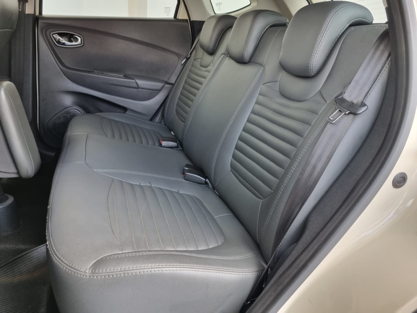 Renault Captur 1.6 16V Sce Flex Life X Tronic - foto 3