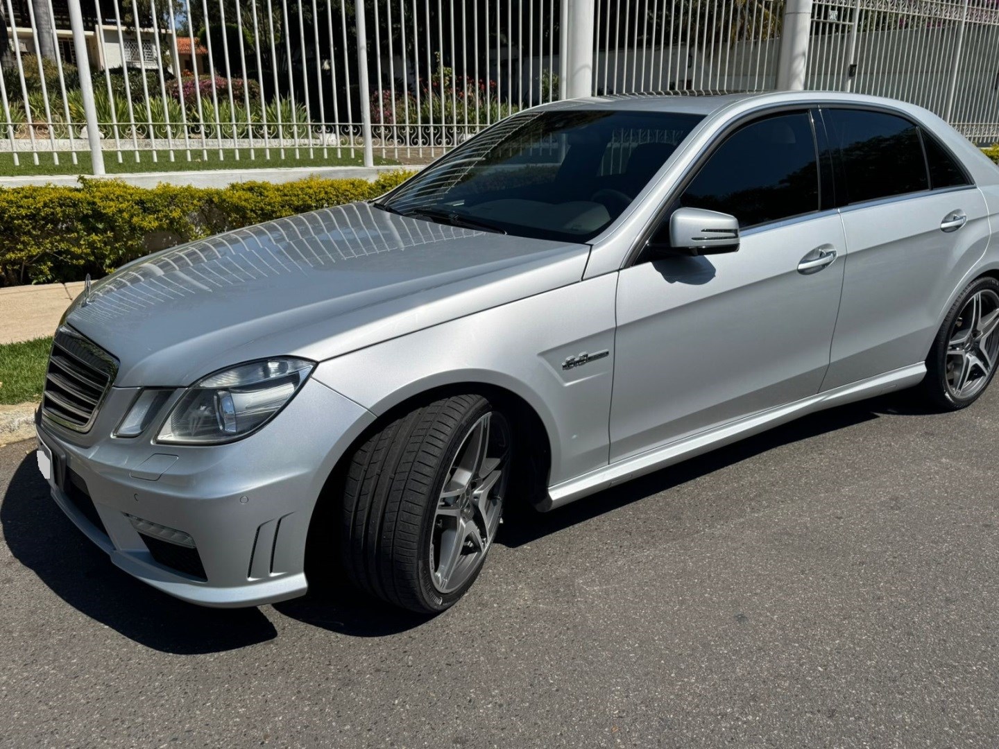 MERCEDES-BENZ E 63 AMG 6.2 SEDAN V8 32V GASOLINA 4P AUTOMÁTICO