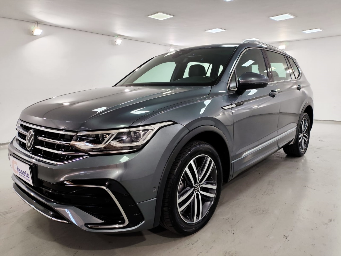 VOLKSWAGEN TIGUAN 2.0 300 TSI GASOLINA ALLSPACE R-LINE AUTOMÁTICO