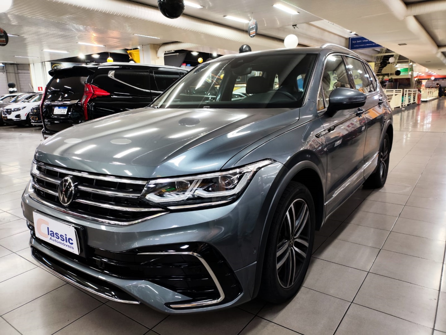VOLKSWAGEN TIGUAN 2.0 300 TSI GASOLINA ALLSPACE R-LINE AUTOMÁTICO