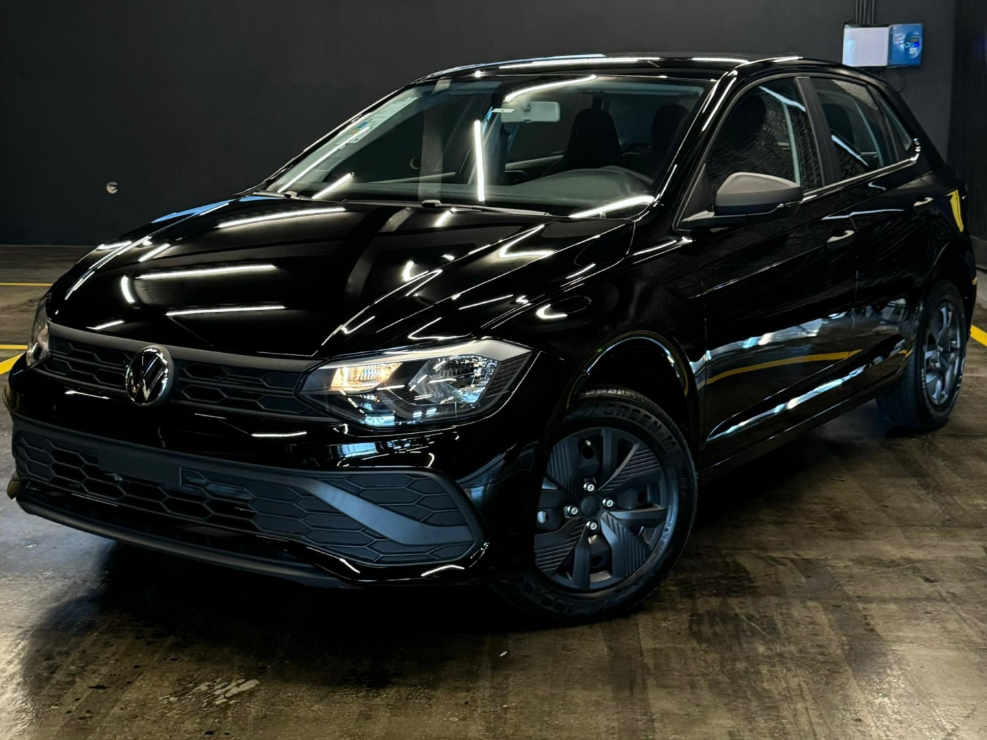 VOLKSWAGEN POLO 1.0 MPI TRACK MANUAL