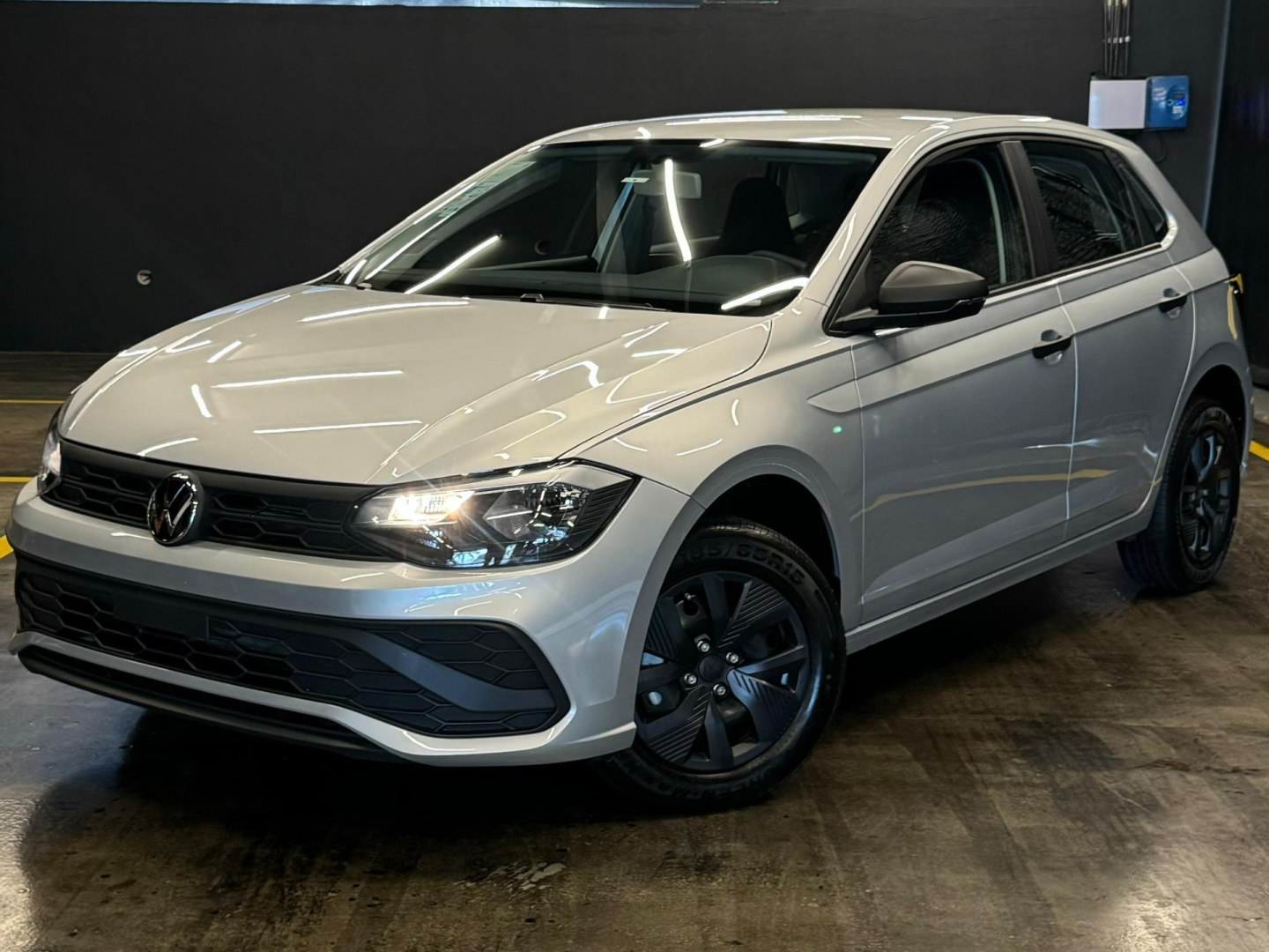 VOLKSWAGEN POLO 1.0 MPI TRACK MANUAL