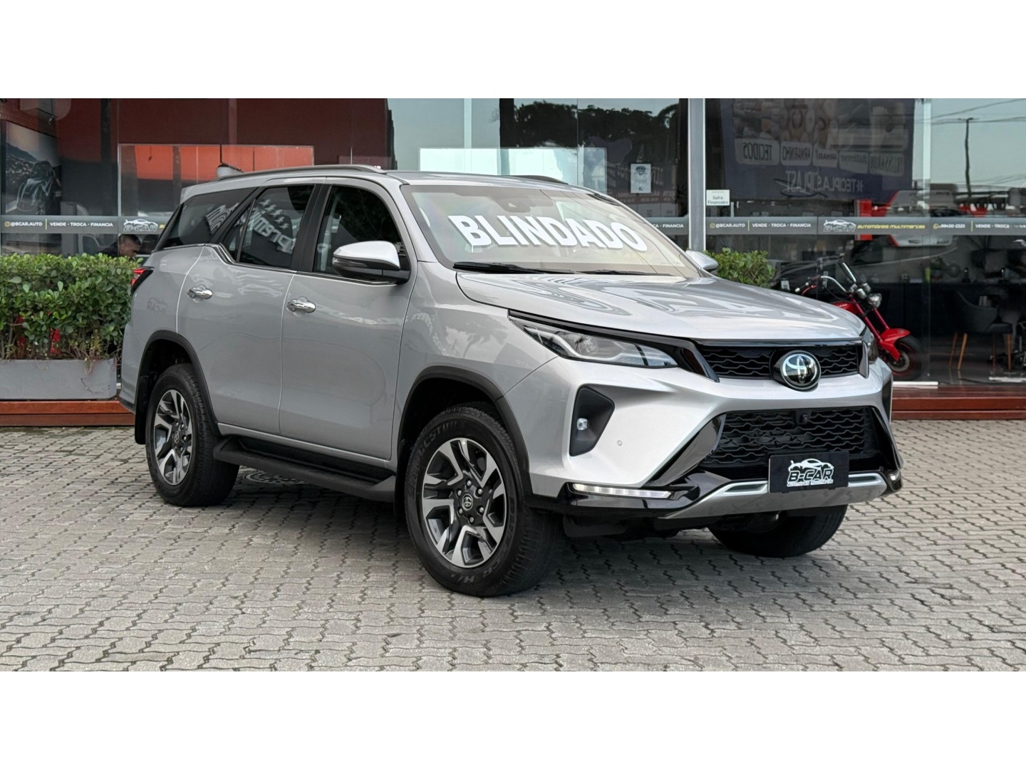 TOYOTA HILUX SW4