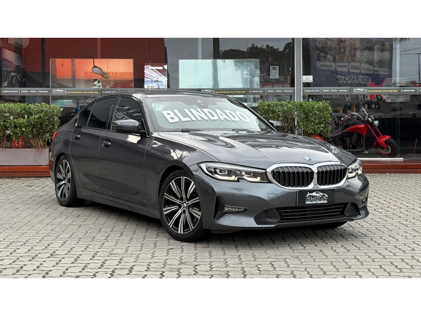 BMW 320i