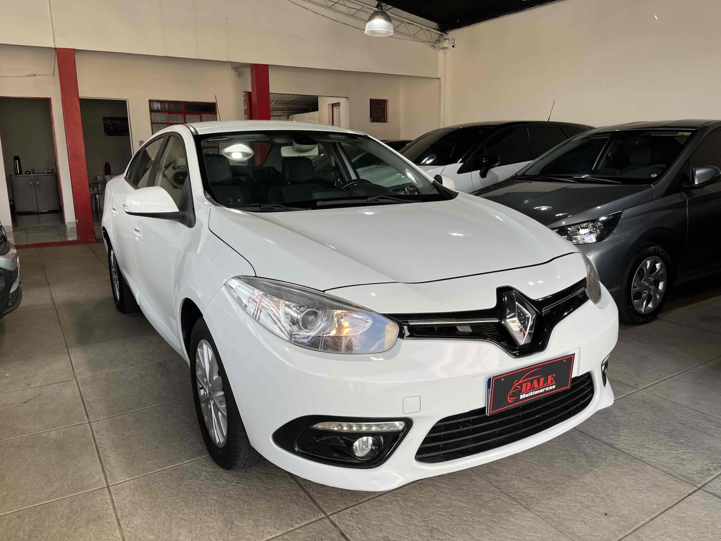 RENAULT FLUENCE 2.0 DYNAMIQUE PLUS 16V FLEX 4P AUTOMÁTICO