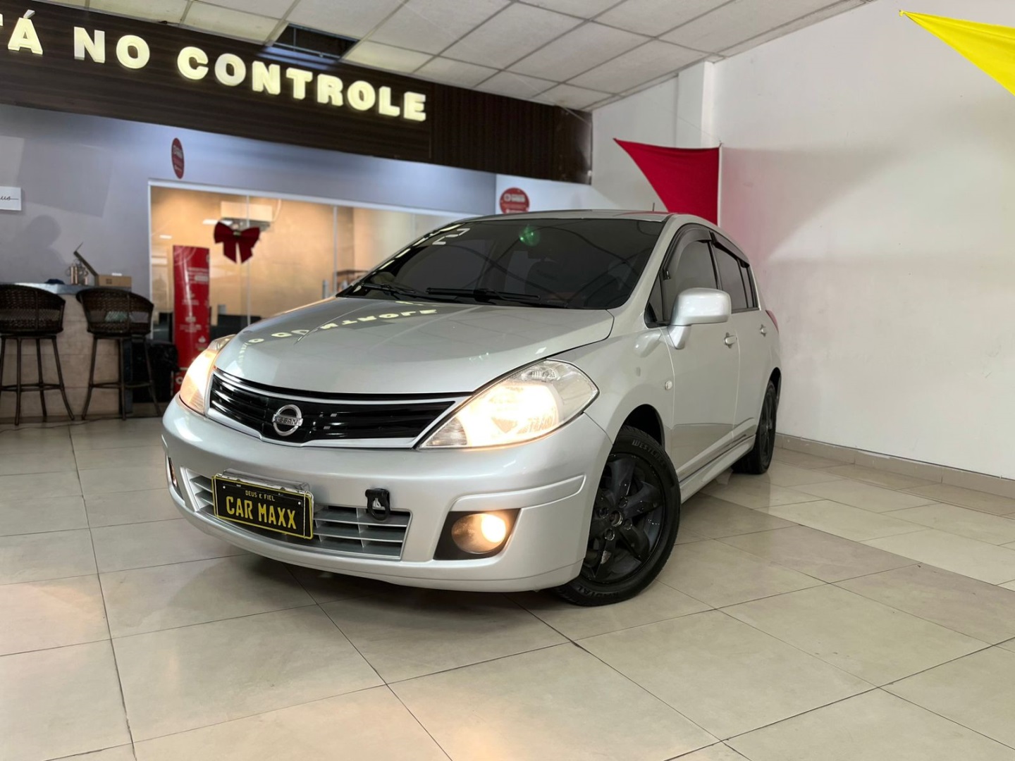 NISSAN TIIDA