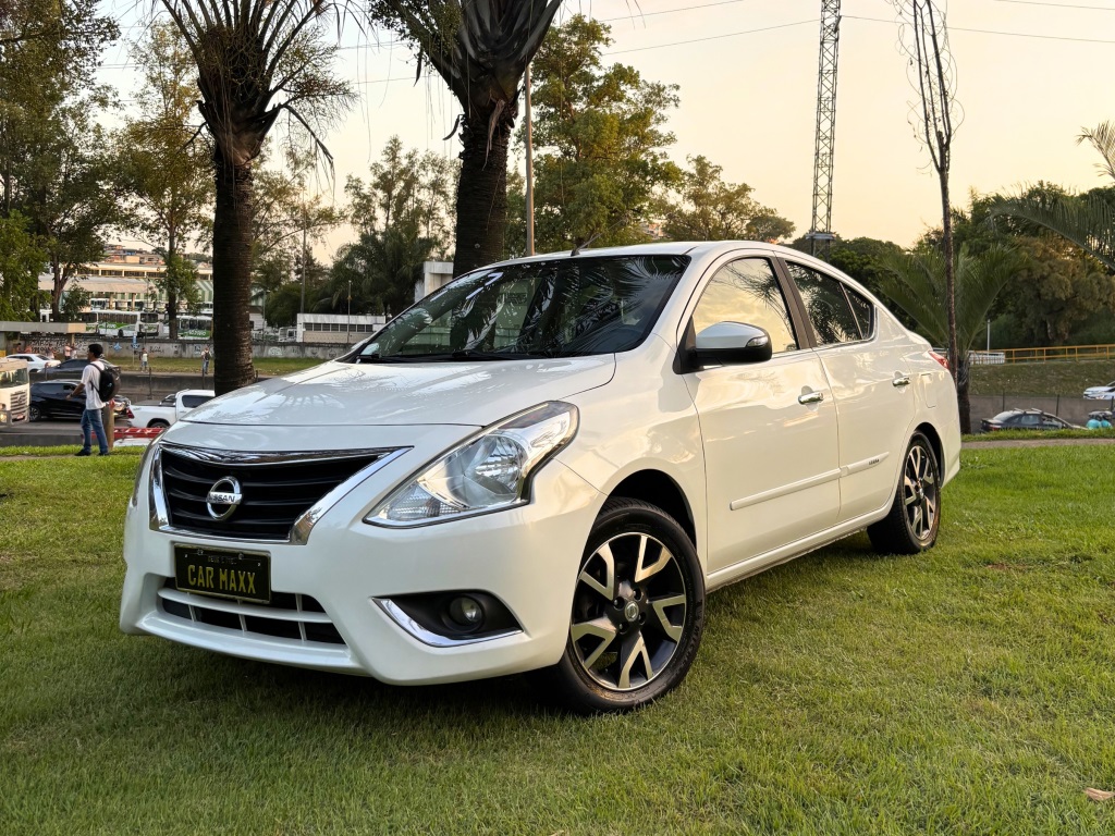 NISSAN VERSA