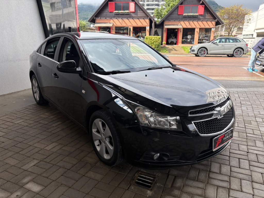 CHEVROLET CRUZE 1.8 LT 16V FLEX 4P MANUAL — foto 4
