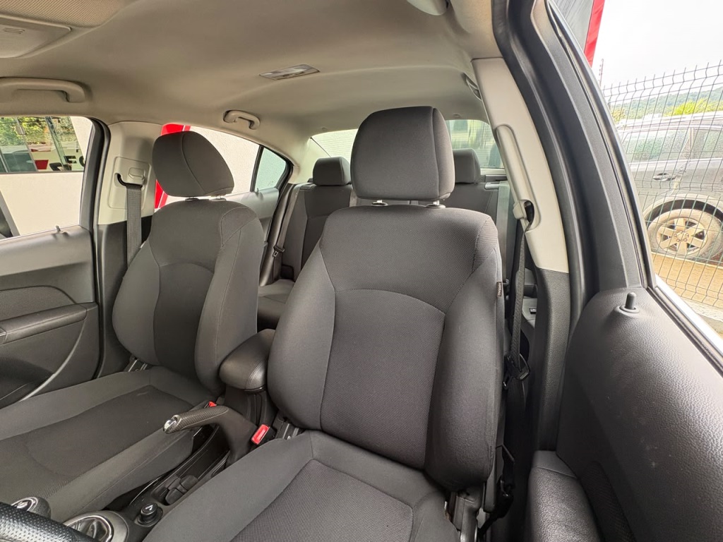 CHEVROLET CRUZE 1.8 LT 16V FLEX 4P MANUAL — foto 8
