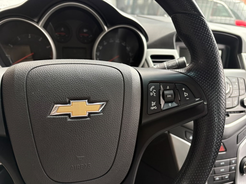 CHEVROLET CRUZE 1.8 LT 16V FLEX 4P MANUAL — foto 12