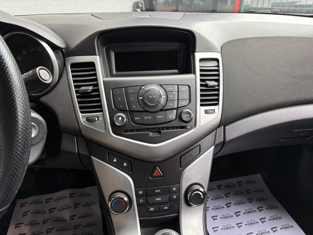 CHEVROLET CRUZE 1.8 LT 16V FLEX 4P MANUAL — foto 11