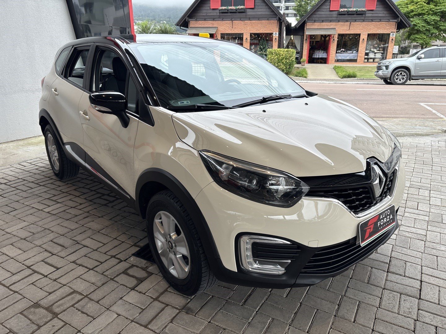 RENAULT CAPTUR 1.6 16V SCE FLEX LIFE X-TRONIC — foto 3